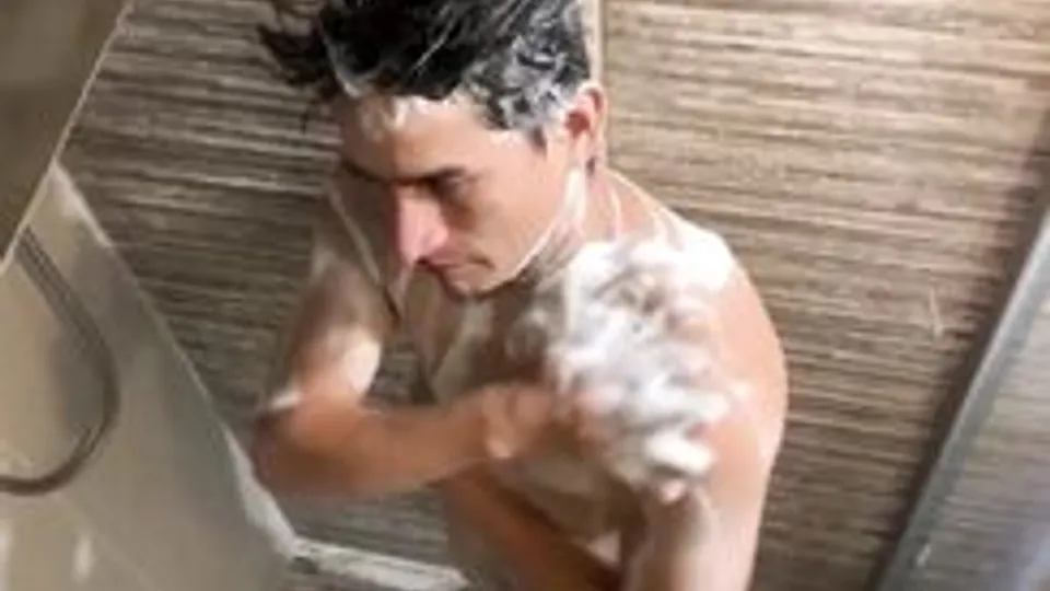 Twink Masturbates in Shower