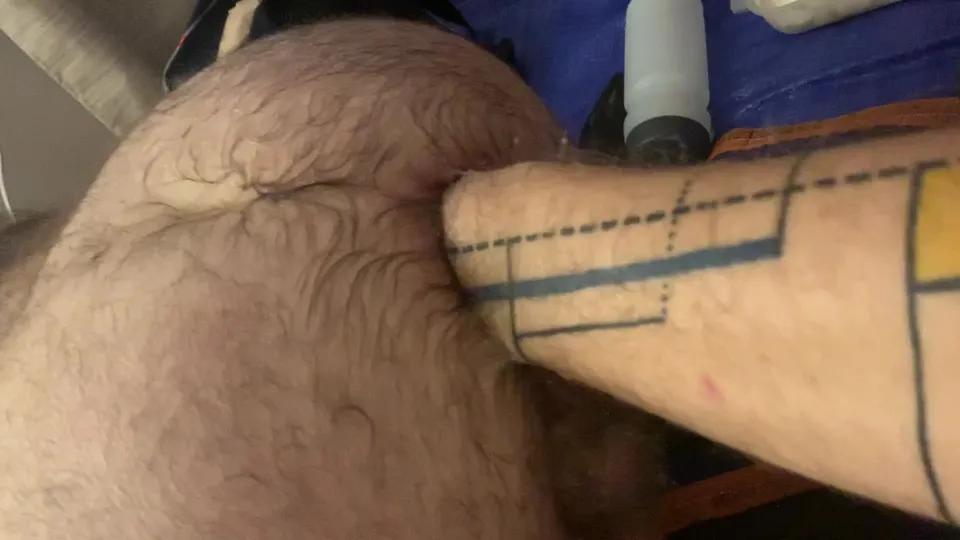Fisting hairy ass - video 3 - ThisVid.com