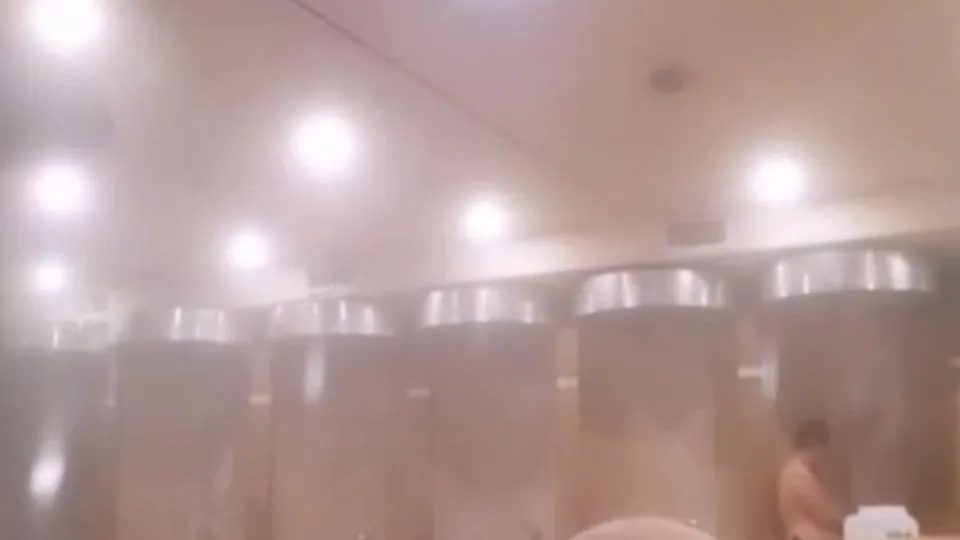 Fit Chinese boy get a body scrub 2 - ThisVid.com