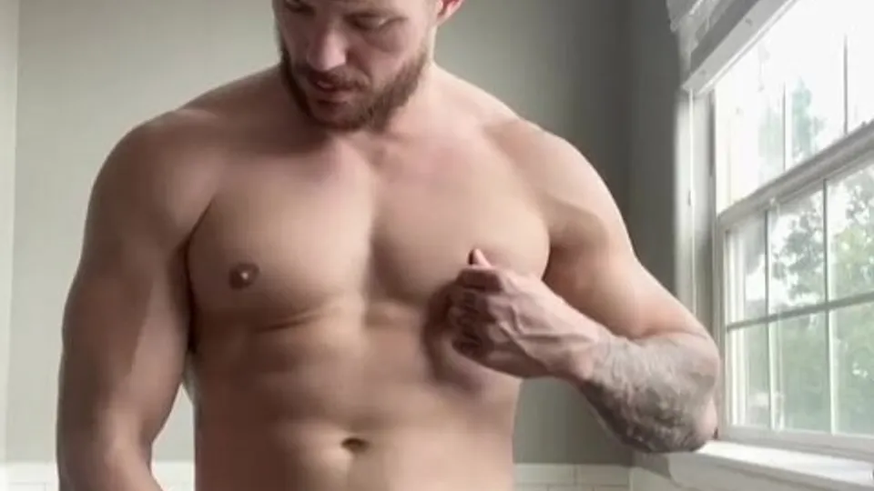 Fitness influencer jerks off and cum - ThisVid.com