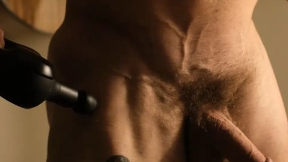 Fitness Influencer Relaxes Muscles with Massage Gun - ThisVid.com