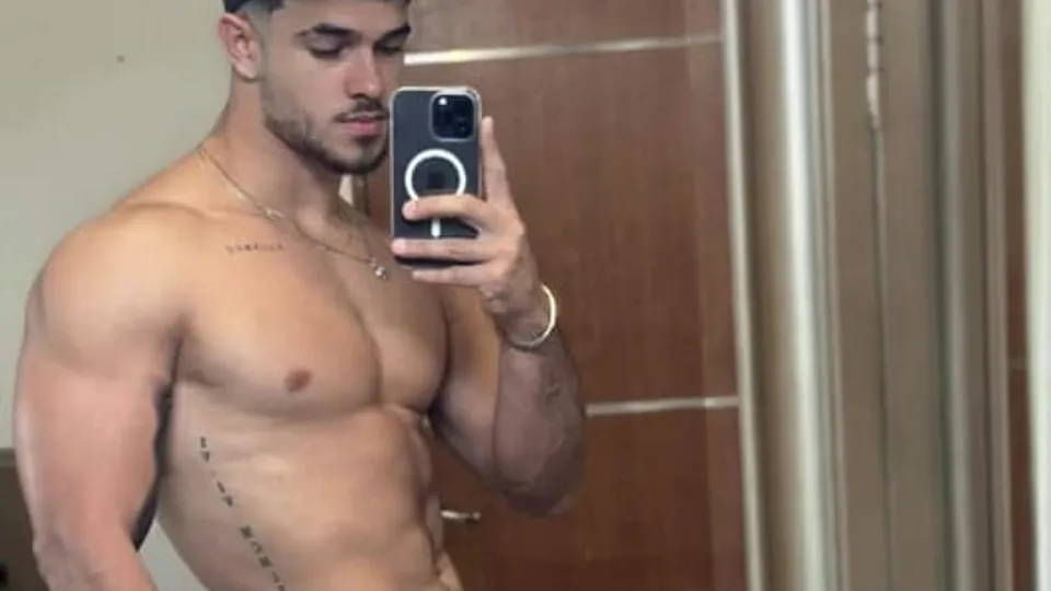 Fitness influencer Yadiel jerk compilation