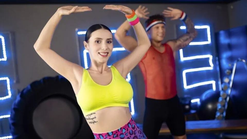 Fitness Rooms - Nelly KentLiam Salvatore - Dance coach works a big hard muscle 