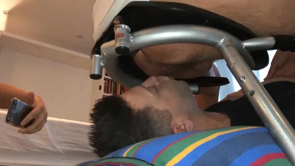 FlailingMo in Toilet for Two - ThisVid.com