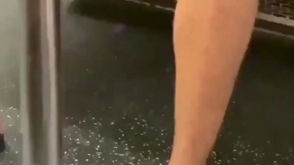 Flashing his throbbing cock on the subway - ThisVid.com