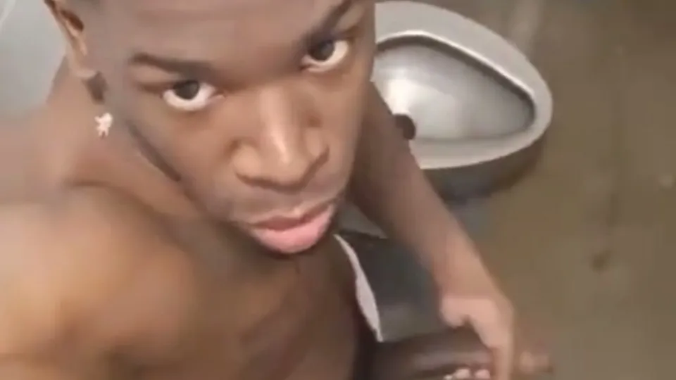 Flashing my long dick - ThisVid.com
