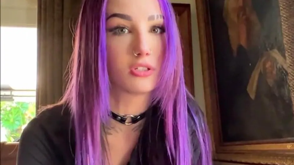 Flashy chick sucks buddys balls POV
