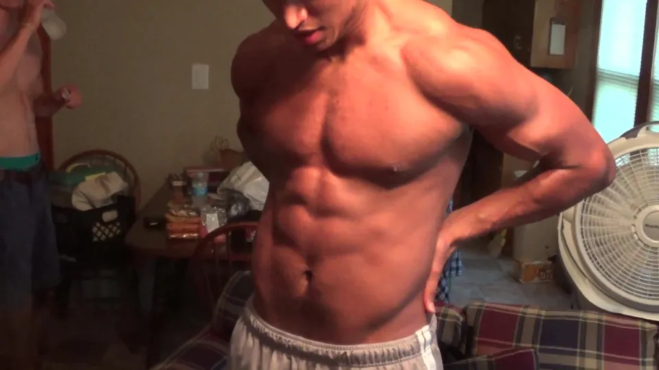 Flexing Before Gut Punching - ThisVid.com