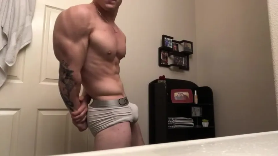 Flexing hard in my underwear – Custom video for a fan – Derek Martin (Deek Aesthetic)