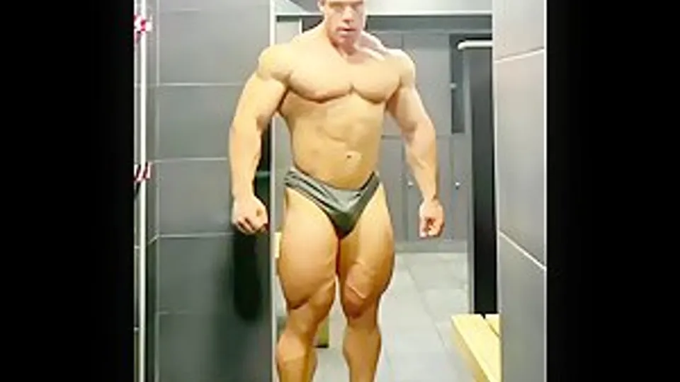 Florian in Lockerroom