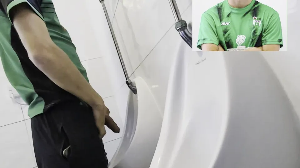 Football Lads Pissing