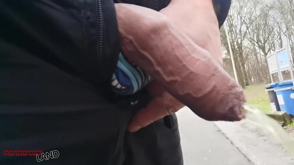 Football Player with long dick pissing outdoor - ThisVid.com