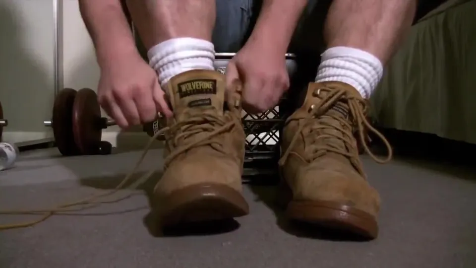 Foreman Mike’s Beat Up Work Boots, Sweaty Socks & Feet - ThisVid.com