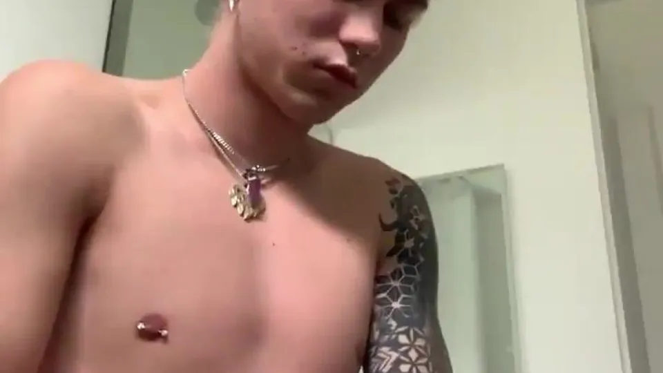 Trío Gay en una Fuente