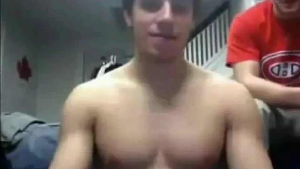 Frat boy jacks off whis fratboy buddies and an online audience. gay porn fun