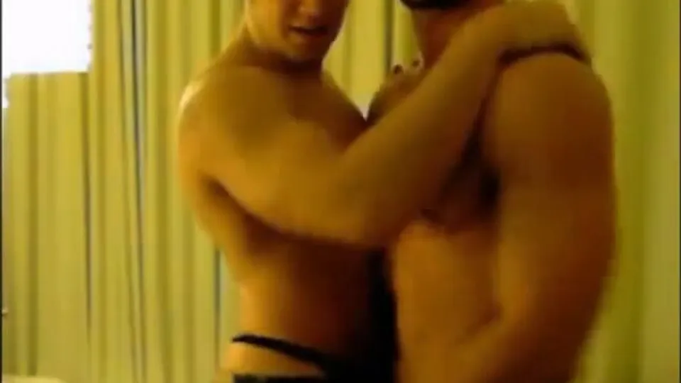 Frat guys having fun - ThisVid.com