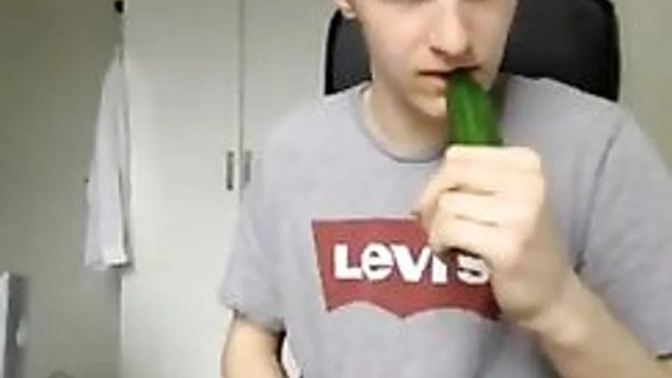 frat twink ass play on cam