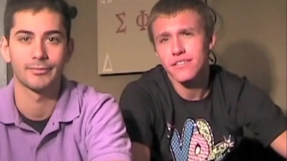 Fratguys Josh & Kai get eachother off