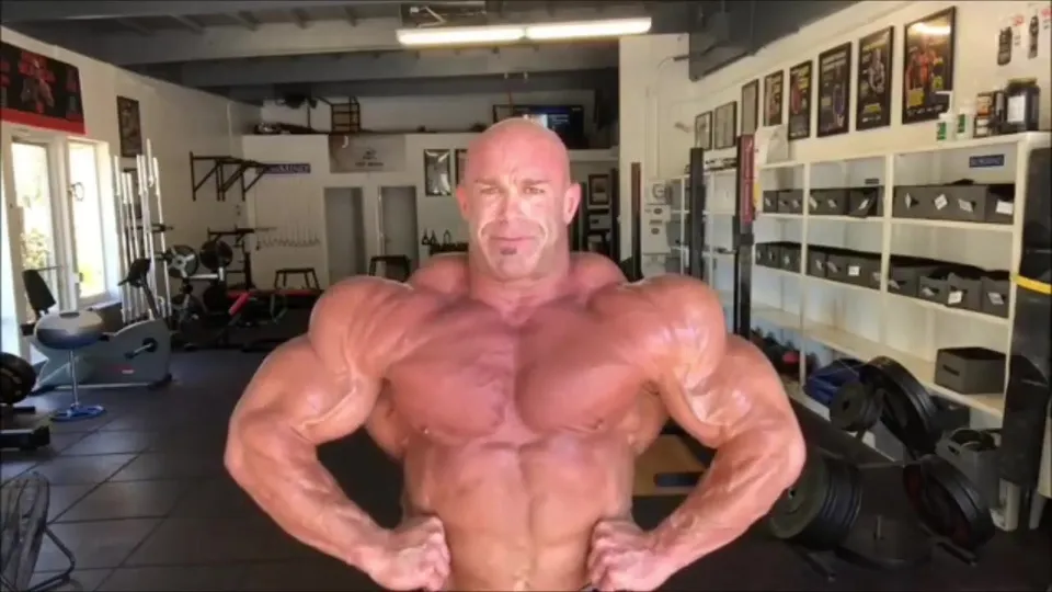 FREAKIEST BODYBUILDER TO EXIST!!! - ThisVid.com