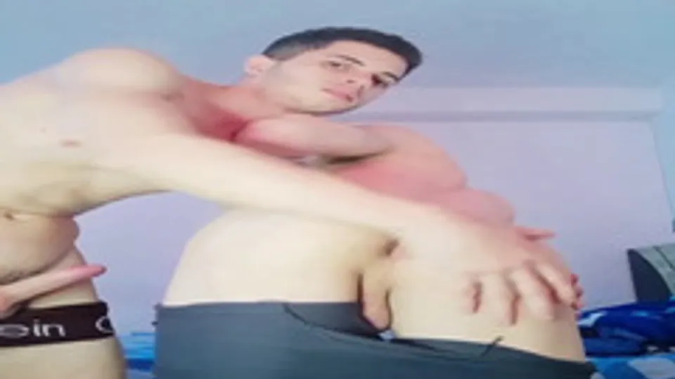 Freaky twin brothers fuck around - ThisVid.com