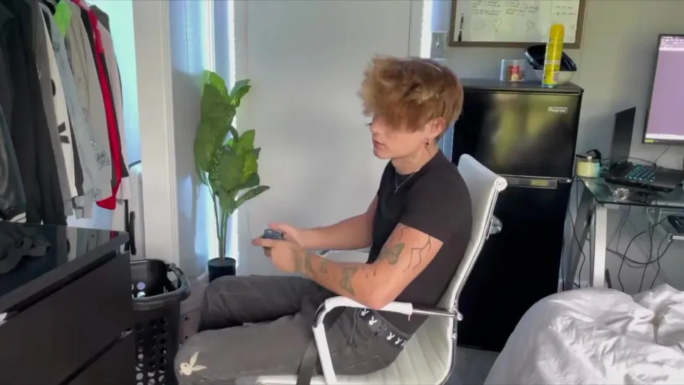 Fresh from his workout - ThisVid.com