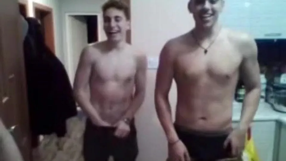 Friends Bait and Jerk Off