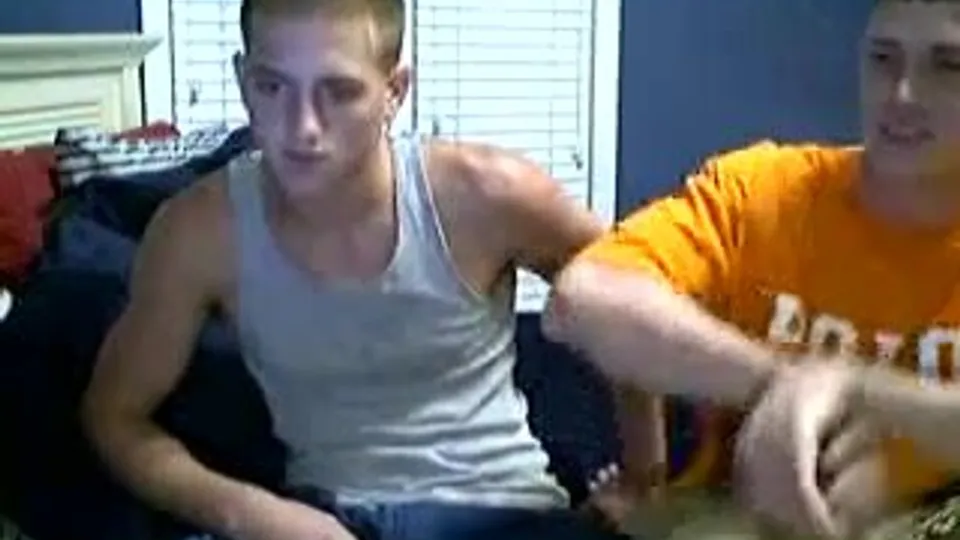Friends jerk and suck each other on cam - ThisVid.com