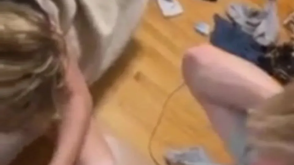 #Friends - Twink gets a handjob from a mate