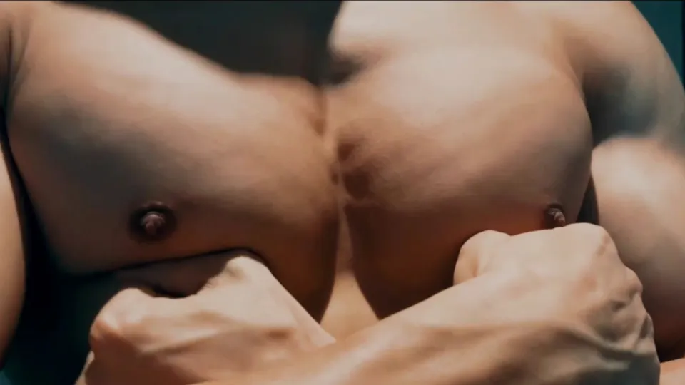 FUCK! I wanna play with those pecs! - ThisVid.com