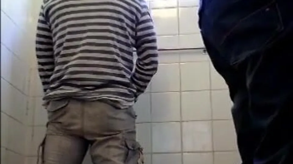 Fucking at urinals - ThisVid.com