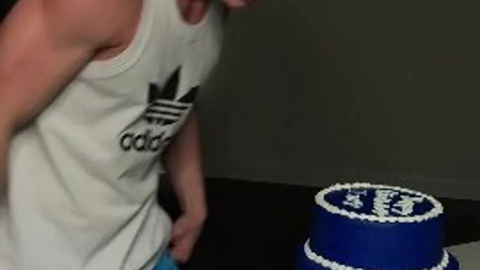 Fucking cake - ThisVid.com