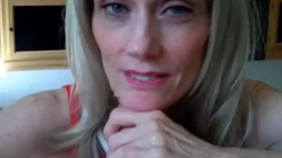Fucking My Amateur Mature Neighbor on PornDoe.com
