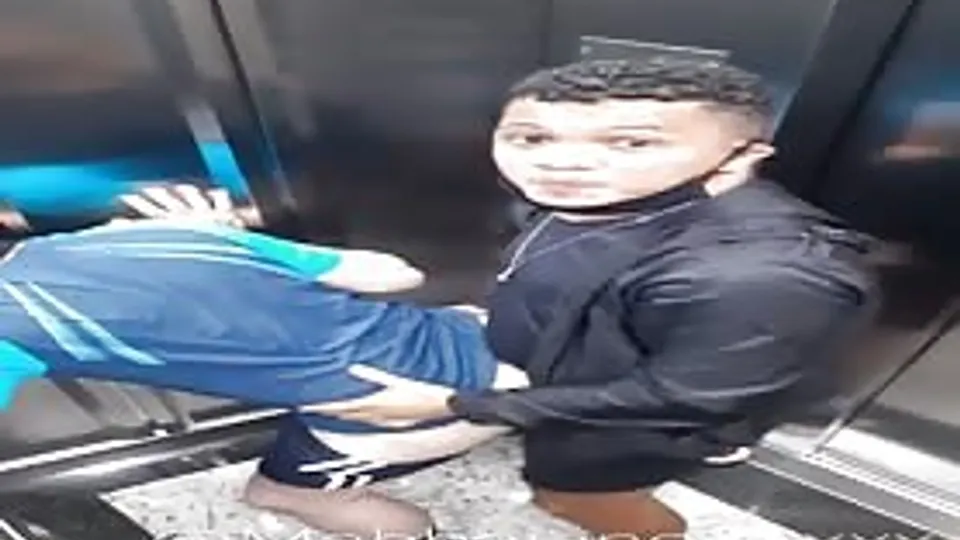 Asansörde Buluşma