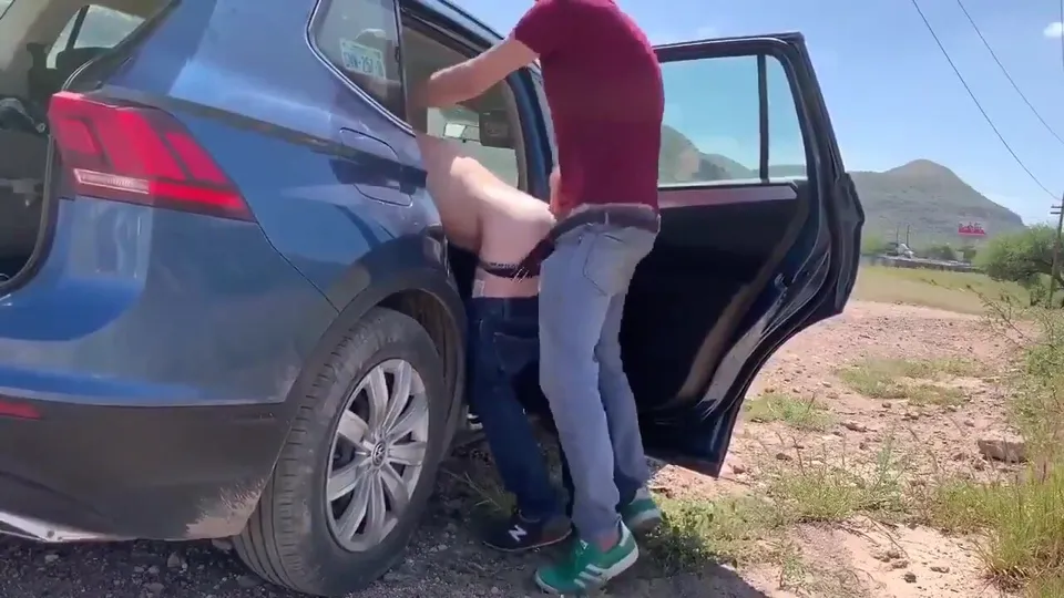 Fucking on the side of the road - ThisVid.com