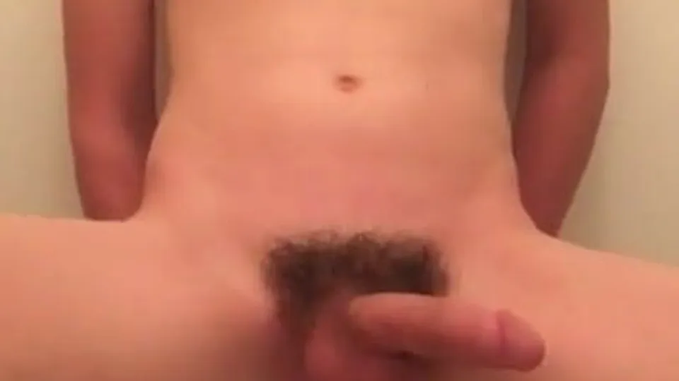 Fucking toilet brush while thinking about daddy’s dick