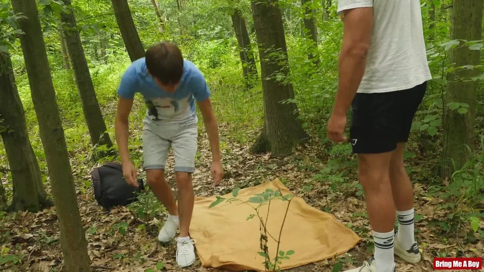Fun in the forest (Cris Denny, Liam Rose)