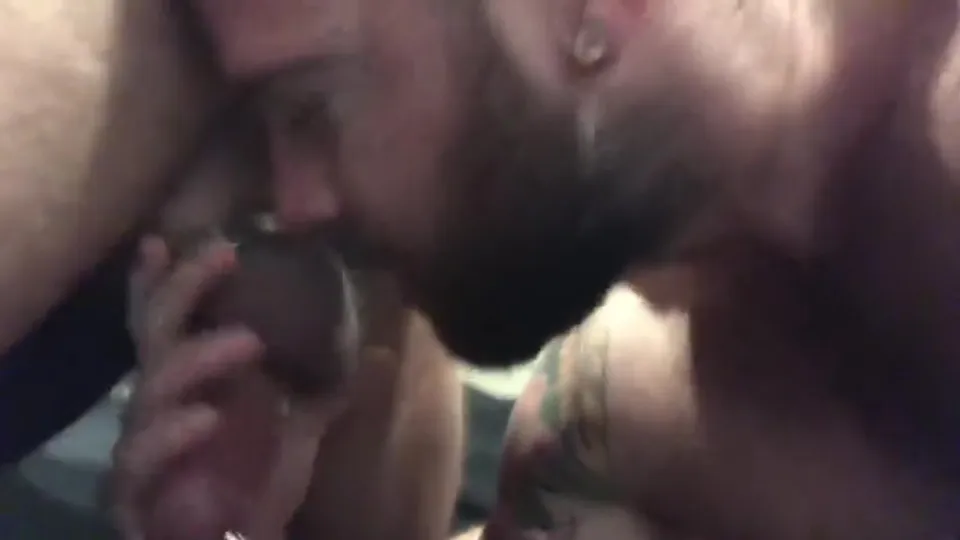 Fuzzy chin...rimming - ThisVid.com