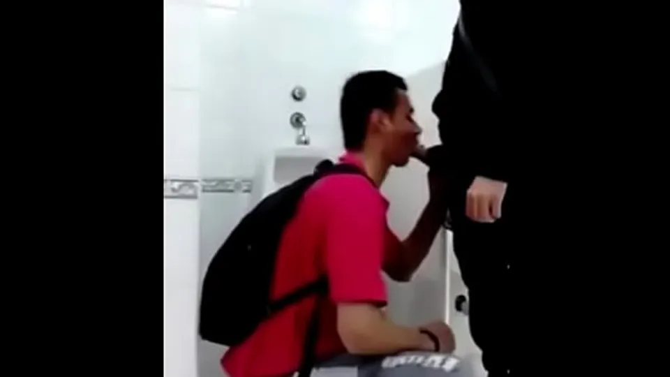 g0ys catching in bathroom