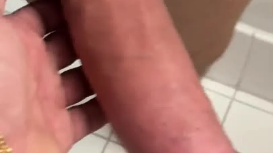 gaHungTop fucks Alejo Ospina.mp4