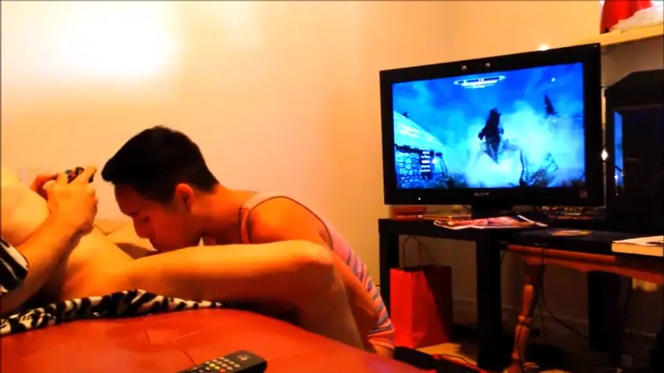 Gamer Blowjob - ThisVid.com