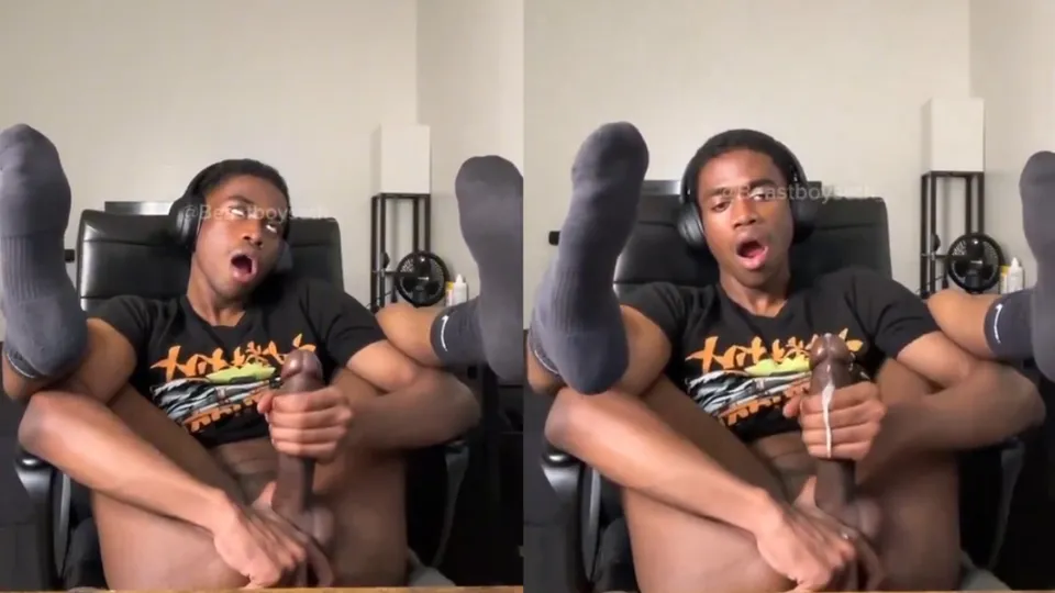 Gamer Boy playing with His BBC - ThisVid.com