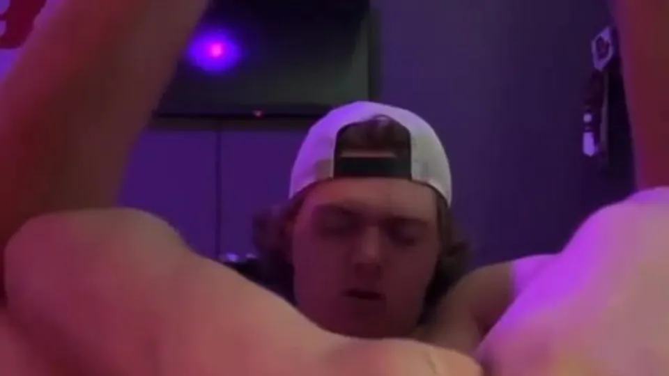 Gaping teen hole - ThisVid.com