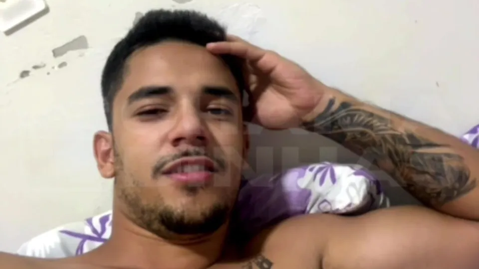 Gatinho safado não resiste e jorra leite - ThisVid.com