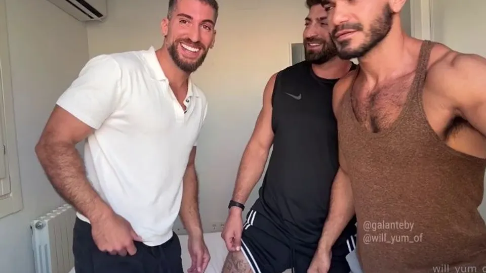 Trio Gay no Estilo Retrô dos Anos 60