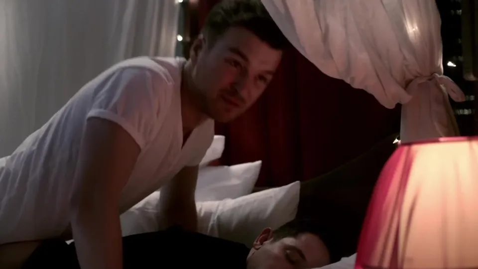 Gay Sex Scene 1 - video 2 - ThisVid.com