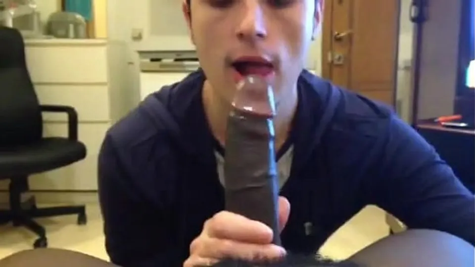 Gay87 - bocchino ad un negro - ThisVid.com