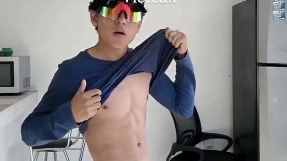 Gazada gostosa do garoto