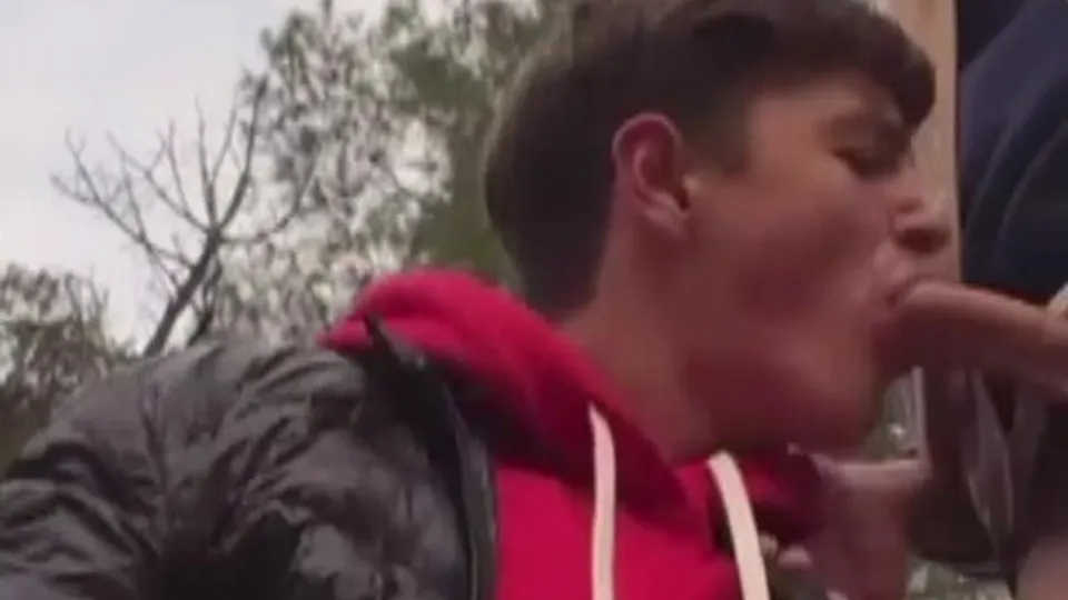 GERMAN COUPLE - A JERK-OFF SESSION IN FALL-TIME GERMANY