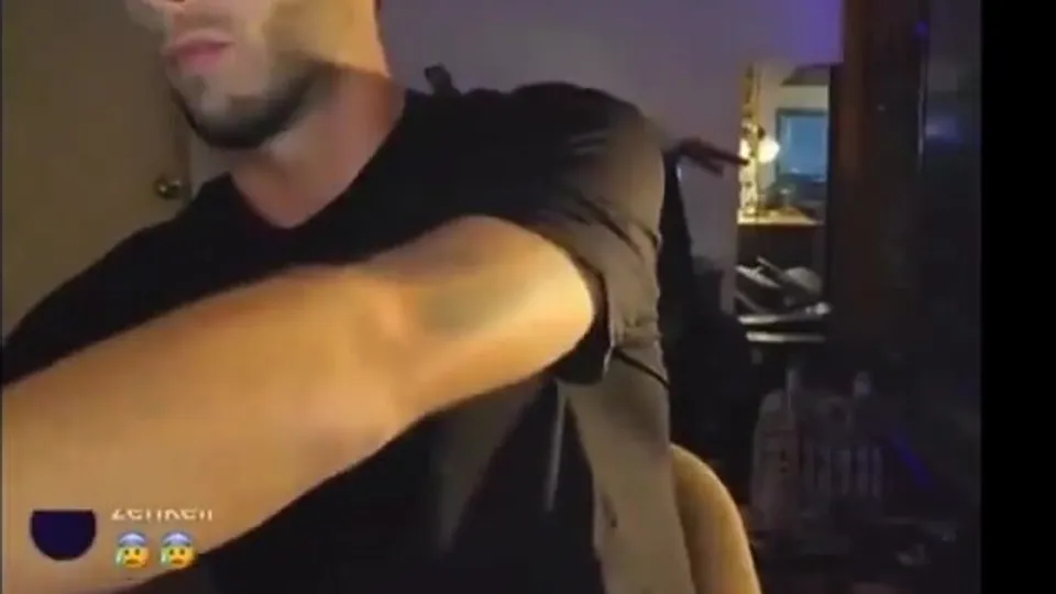 Get caught on live - ThisVid.com