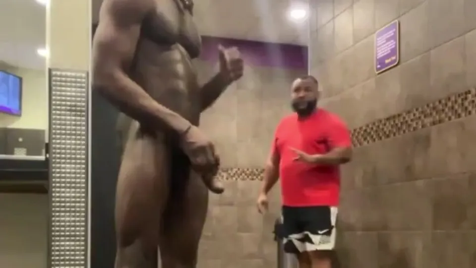 Getting head in gym showers after being caught wanking - ThisVid.com
